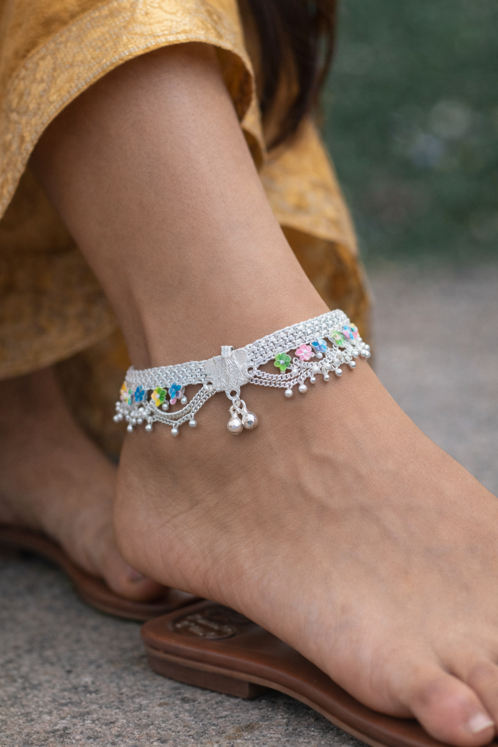 Ornate silver payal (Pair)