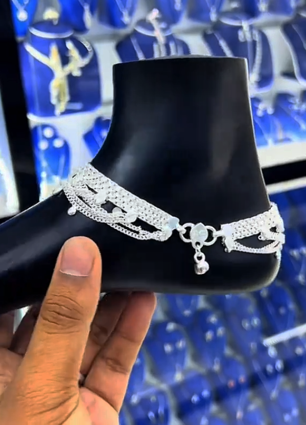 Intricate silver anklets (Pair)